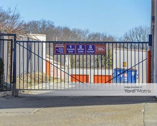 Photo 2 of Public Storage - 3125 Dickerson Pike, Nashville, TN