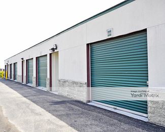 Photo 2 of iStorage - 1903 Columbia Avenue, Franklin, TN
