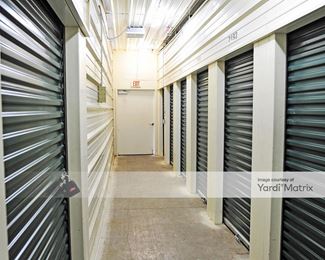Photo 3 of iStorage - 1903 Columbia Avenue, Franklin, TN