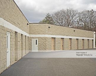 Photo 3 of Smithtown Mini Storage - 650 Jericho Turnpike, Saint James, NY