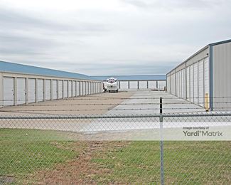 Photo 4 of North Kearney Storage - 1120 North Jefferson, Kearney, MO