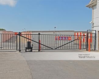 Photo 2 of Public Storage - 8601 East 67th Terrace, Kansas City, MO