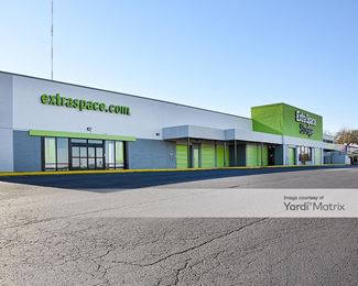 Photo 1 of Extra Space Storage - 5845 Charlotte Pike, Nashville, TN