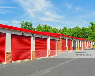 Photo 2 of iStorage - 1066 West Main Street, Hendersonville, TN