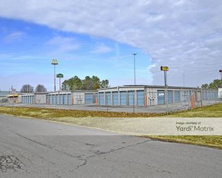 Photo 2 of E-Z Storage - 1119 Courier Place, Smyrna, TN