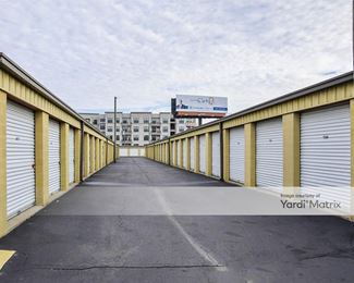 Photo 2 of Abbott West Self Storage - 3020 Charlotte Avenue, Nashville, TN