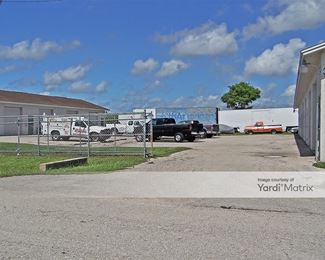 Photo 2 of 10 Federal Storage - 3422 Palm Avenue, Fort Myers, FL