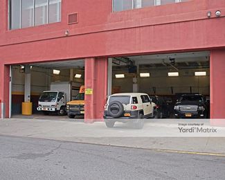 Photo 4 of Manhattan Mini Storage - 50 Wallabout Street, Brooklyn, NY