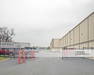 Photo 3 of Public Storage - 305 Del Drive, Farmingdale, NY
