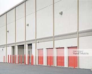 Photo 4 of Public Storage - 305 Del Drive, Farmingdale, NY