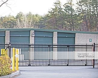 Photo 2 of Extra Space Storage - 200 Expressway Drive South, Brentwood, NY