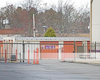 Photo 2 of Public Storage - 821 Sunrise Hwy, West Babylon, NY