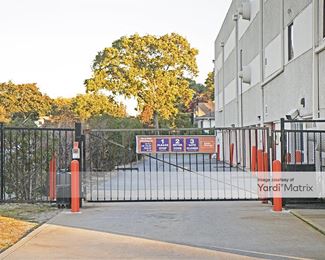 Photo 2 of Public Storage - 817 Peninsula Blvd, Hempstead, NY