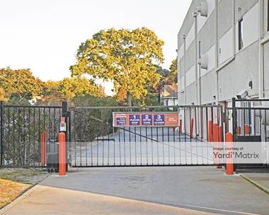 Storage Units for Rent available at 817 Peninsula Blvd, Hempstead, NY 11550