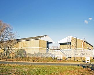 Photo 4 of Omega Storage - 185 Sunrise Hwy, Amityville, NY