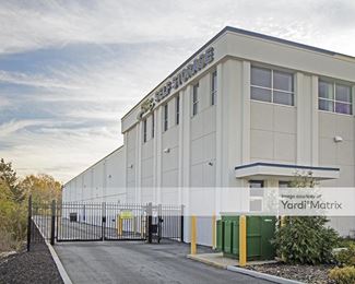 Photo 2 of Storage Post - 1000 Axinn Avenue, Garden City, NY