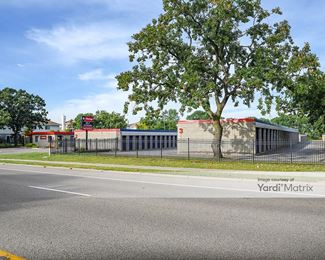 Photo 3 of iStorage - 9154 University Avenue NW, Coon Rapids, MN