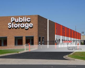 Photo 3 of Public Storage - 150 West 81st Street, Bloomington, MN