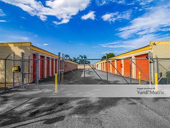 Photo 2 of Storage Rentals of America - 996 Blanding Blvd, Orange Park, FL