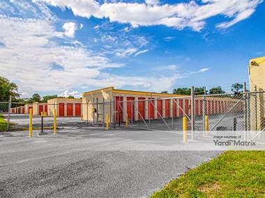 Storage Units for Rent available at 996 Blanding Blvd, Orange Park, FL 32065