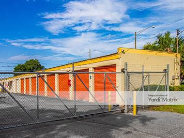 Storage Units for Rent available at 996 Blanding Blvd, Orange Park, FL 32065