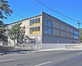 Photo 3 of Safeguard Self Storage - 140 Spring Street, Elizabeth, NJ