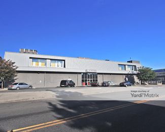 Photo 5 of Storage King USA - 838 Main Avenue, Passaic, NJ