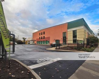 Photo 3 of Extra Space Storage - 487 Hackensack Avenue, River Edge, NJ
