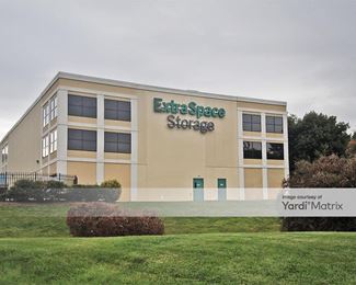 Photo 2 of Extra Space Storage - 593 Route 46 West, Fairfield, NJ