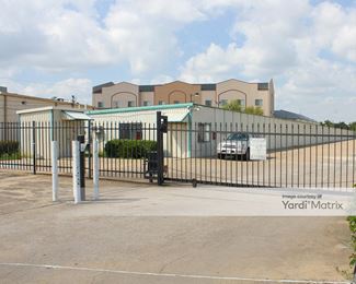 Photo 3 of Move It Self Storage - 525 Cien Road, Kemah, TX