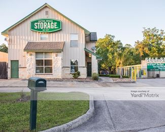 Photo 3 of Extra Space Storage - 4013 Sprayberry Lane, Conroe, TX