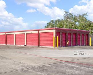 Photo 4 of Curio Storage - 508 East Main Street, Clute, TX