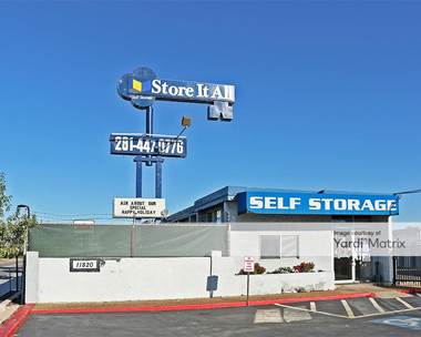 Storage Units for Rent available at 11820 Airline Drive, Houston, TX 77037