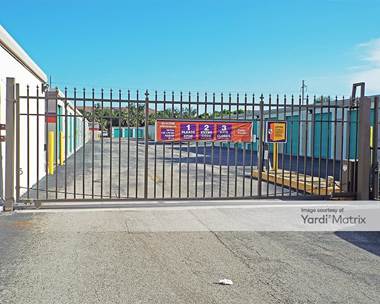 Storage Units for Rent available at 4390 Hypoluxo Road, Lantana, FL 33462