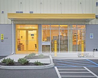 Photo 2 of Safeguard Self Storage - 6000 Sunrise Hwy, Massapequa, NY