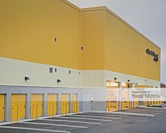 Photo 3 of Safeguard Self Storage - 6000 Sunrise Hwy, Massapequa, NY