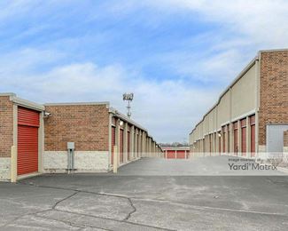 Photo 2 of Extra Space Storage - 6355 Howdershell Road, Hazelwood, MO