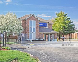 Photo 4 of Extra Space Storage - 6355 Howdershell Road, Hazelwood, MO