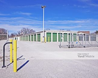 Photo 4 of Accessible Storage - 409 Broadway Avenue, South Roxana, IL