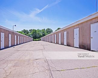 Photo 3 of A1 U Store It Self Storage - 7400 Watson Road, St Louis, MO