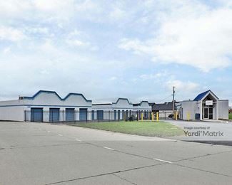 Photo 1 of Storage Rentals of America - 12447 US Hwy 40, Highland, IL