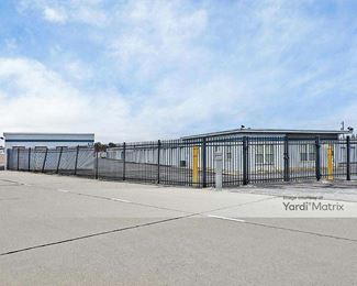 Photo 3 of Storage Rentals of America - 12447 US Hwy 40, Highland, IL