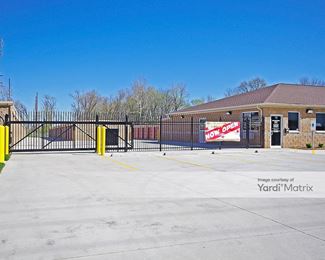 Photo 2 of Ashland Storage Centers - 19 Ashland Avenue, Fairview Heights, IL