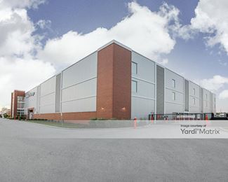 Photo 2 of Public Storage - 17481 North Outer 40 Road, Chesterfield, MO