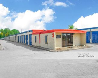 Photo 2 of iStorage - 3238 North Highway 61 North, Vadnais Heights, MN