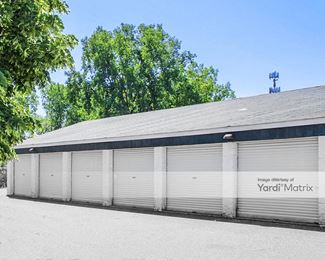 Photo 3 of iStorage - 6311 Carmen Avenue, Inver Grove Heights, MN