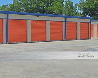 Photo 2 of Security Public Storage - 2455 North Marks Avenue, Fresno, CA