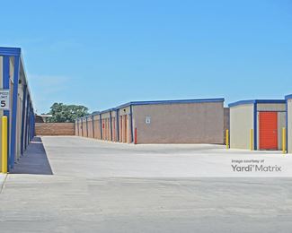 Photo 4 of Security Public Storage - 2455 North Marks Avenue, Fresno, CA
