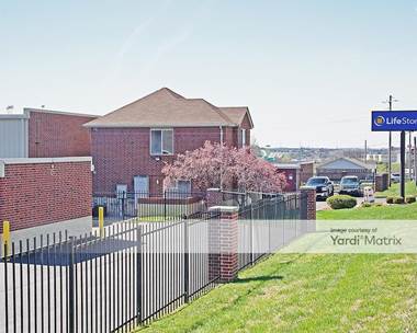 Storage Units for Rent available at 11540 Saint Charles Rock Road, Bridgeton, MO 63044