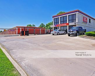 Photo 2 of Public Storage - 9722 Gravois Road, St. Louis, MO